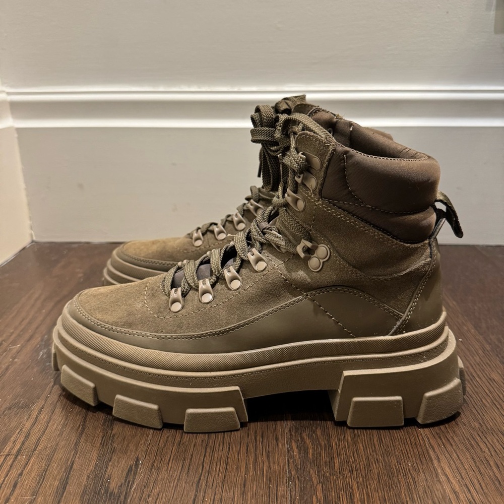 ZARA — SUEDE CHUNKY COMBAT BOOT